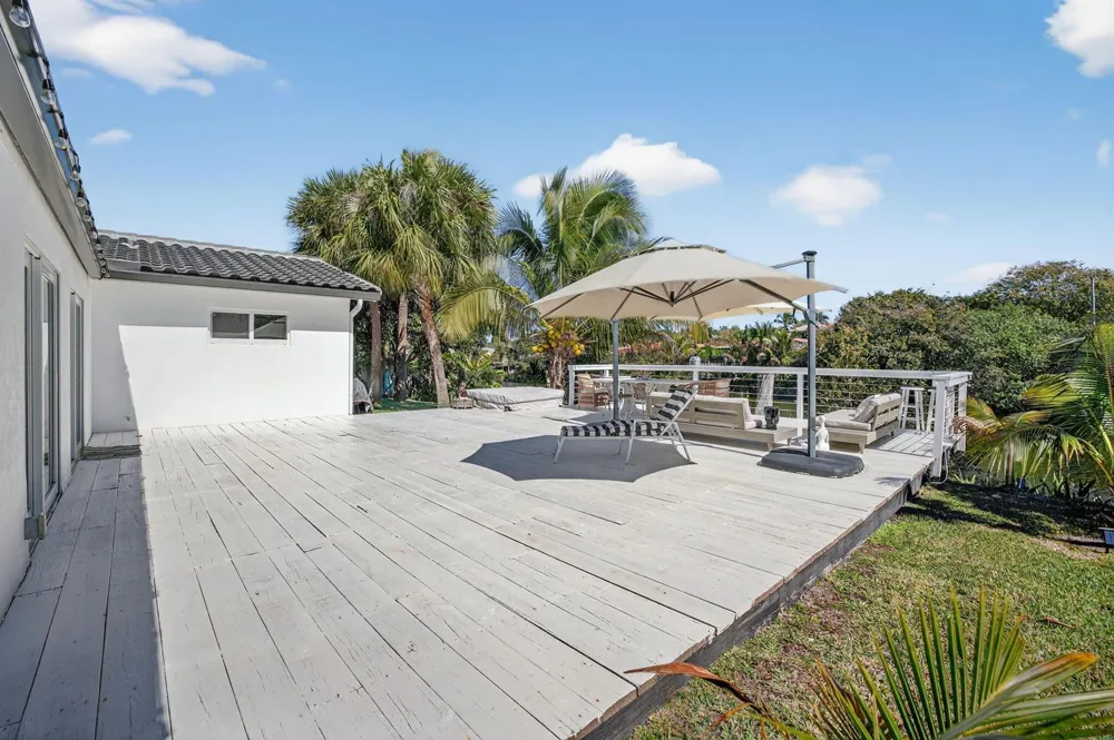 876 NW 6th Avenue Boca Raton, FL 33432