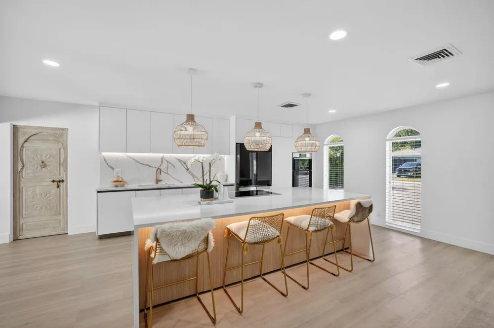 876 NW 6th Avenue Boca Raton, FL 33432