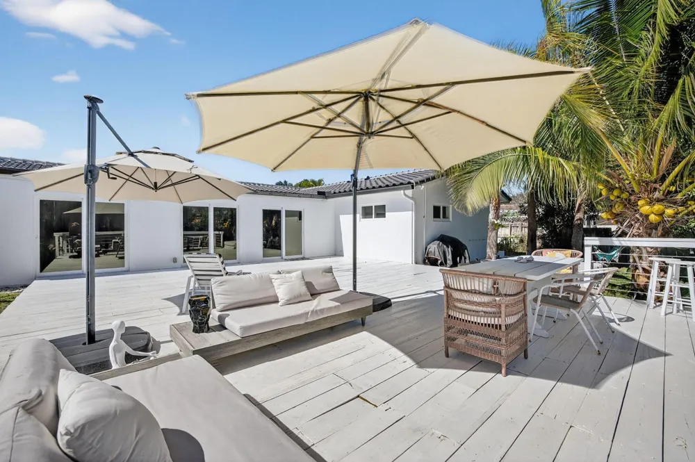 876 NW 6th Avenue Boca Raton, FL 33432