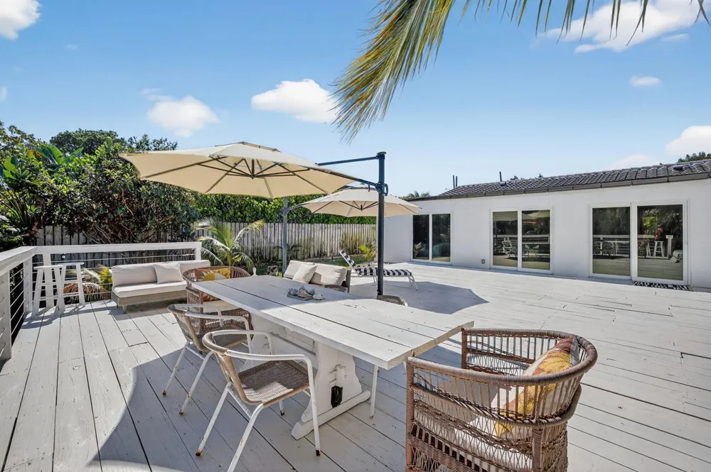 876 NW 6th Avenue Boca Raton, FL 33432