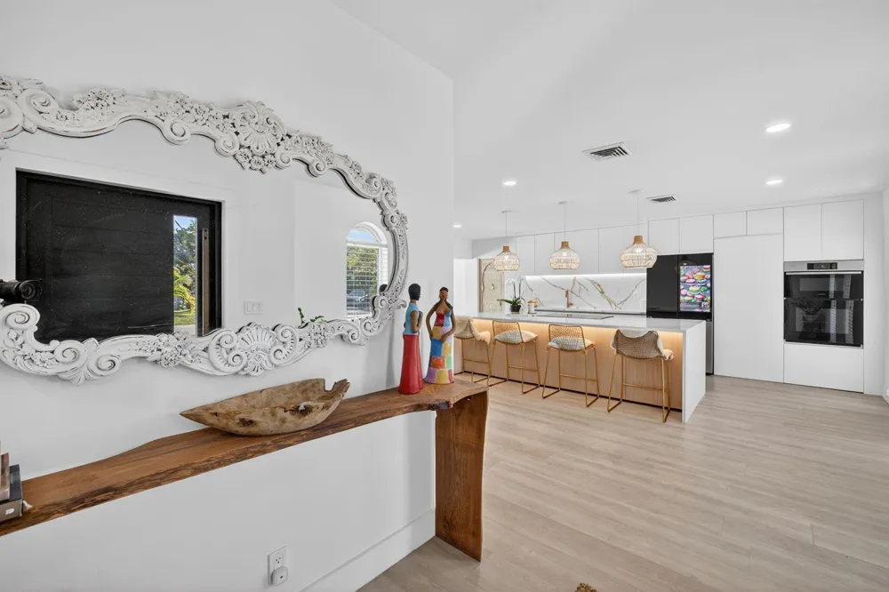 876 NW 6th Avenue Boca Raton, FL 33432