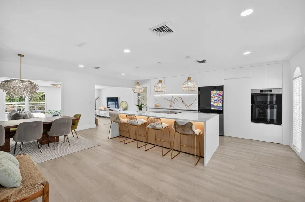 876 NW 6th Avenue Boca Raton, FL 33432