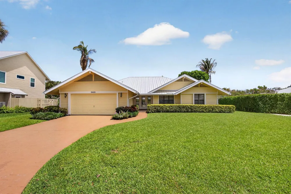 10420 SE Jupiter Narrows Drive Hobe Sound, FL 33455
