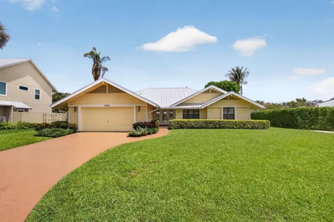 10420 SE Jupiter Narrows Drive