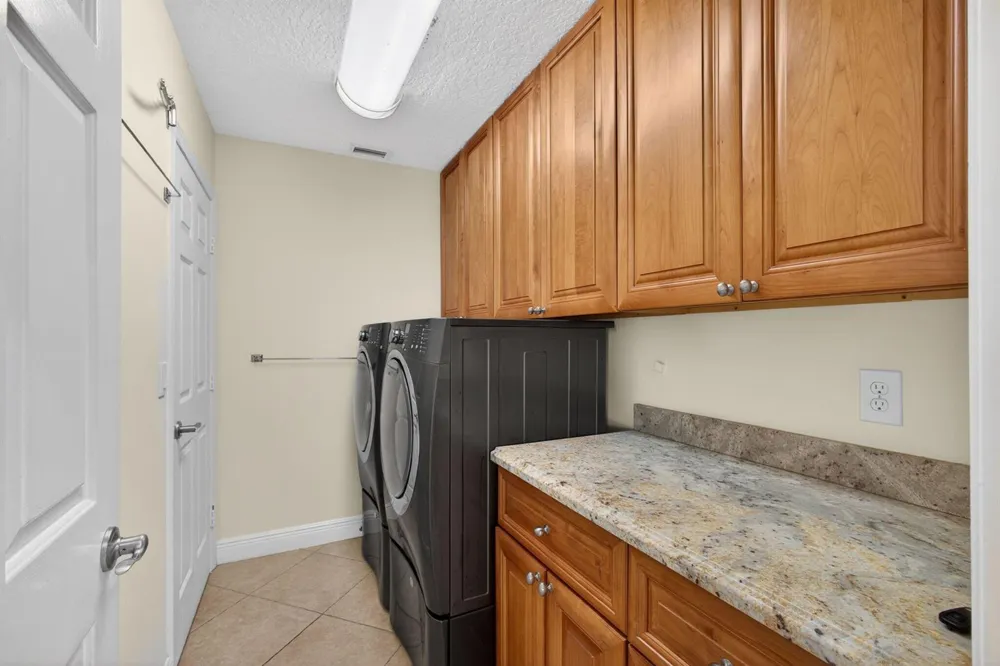 10420 SE Jupiter Narrows Drive Hobe Sound, FL 33455