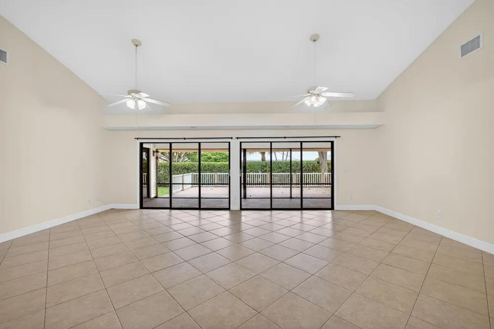 10420 SE Jupiter Narrows Drive Hobe Sound, FL 33455