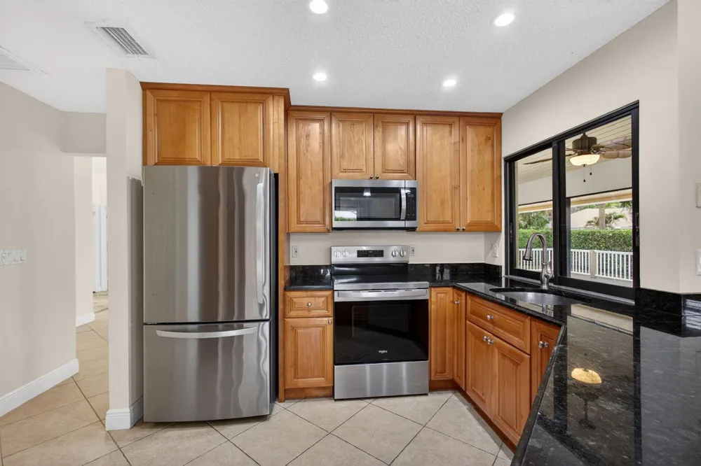 10420 SE Jupiter Narrows Drive Hobe Sound, FL 33455