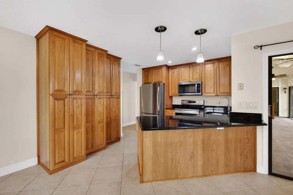 10420 SE Jupiter Narrows Drive Hobe Sound, FL 33455