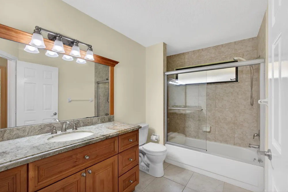 10420 SE Jupiter Narrows Drive Hobe Sound, FL 33455