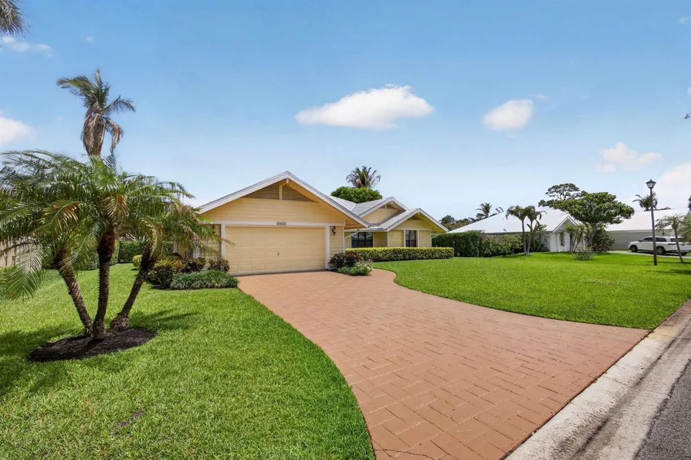 10420 SE Jupiter Narrows Drive Hobe Sound, FL 33455