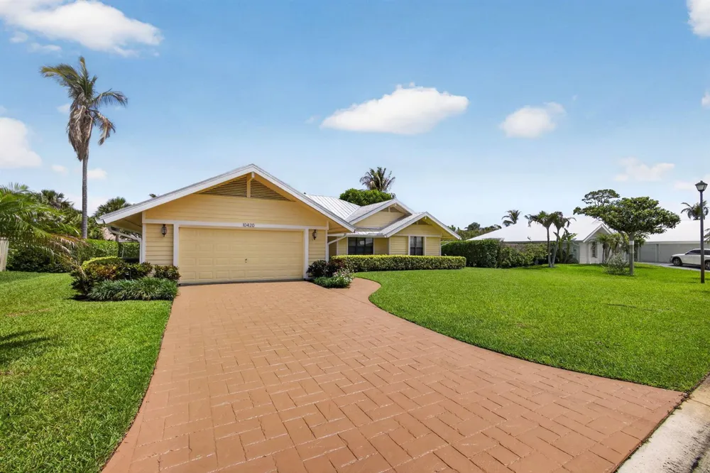 10420 SE Jupiter Narrows Drive Hobe Sound, FL 33455