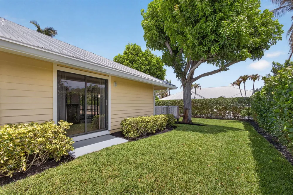 10420 SE Jupiter Narrows Drive Hobe Sound, FL 33455
