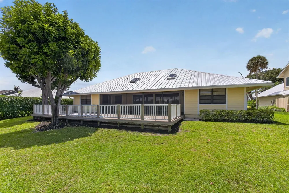 10420 SE Jupiter Narrows Drive Hobe Sound, FL 33455