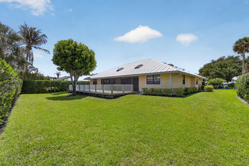 10420 SE Jupiter Narrows Drive Hobe Sound, FL 33455