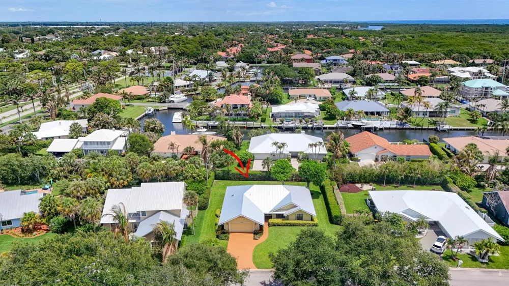 10420 SE Jupiter Narrows Drive Hobe Sound, FL 33455