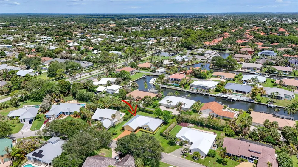 10420 SE Jupiter Narrows Drive Hobe Sound, FL 33455