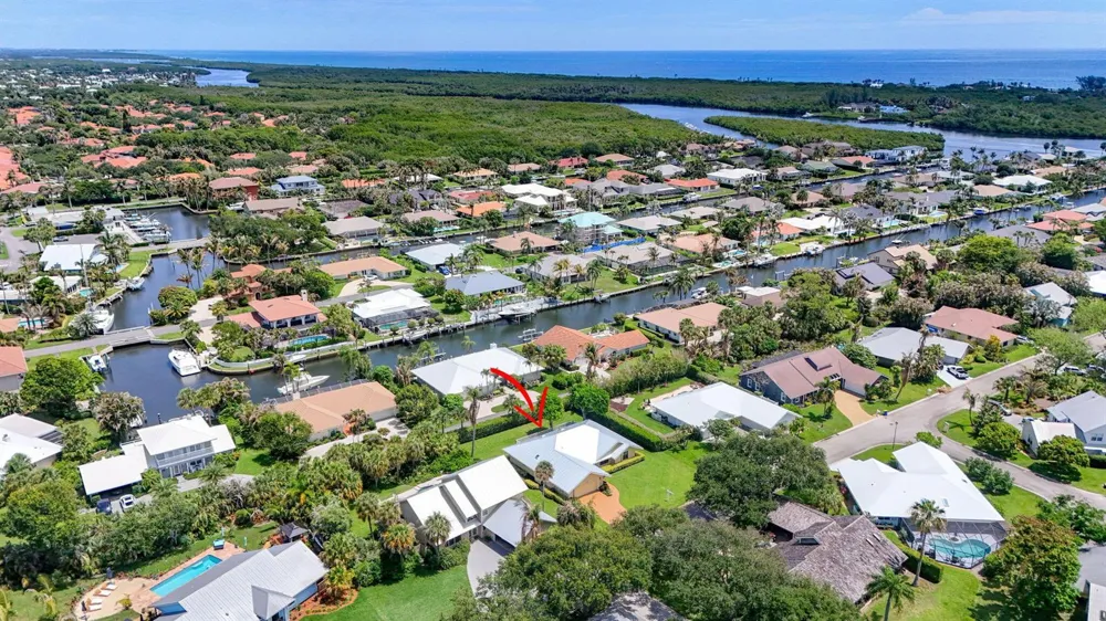 10420 SE Jupiter Narrows Drive Hobe Sound, FL 33455