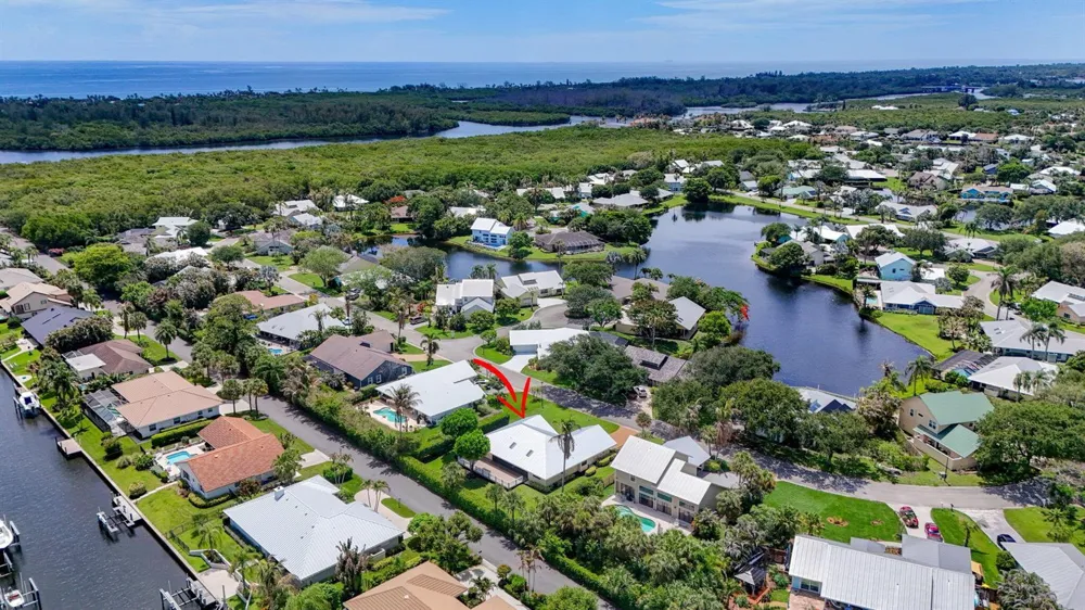 10420 SE Jupiter Narrows Drive Hobe Sound, FL 33455
