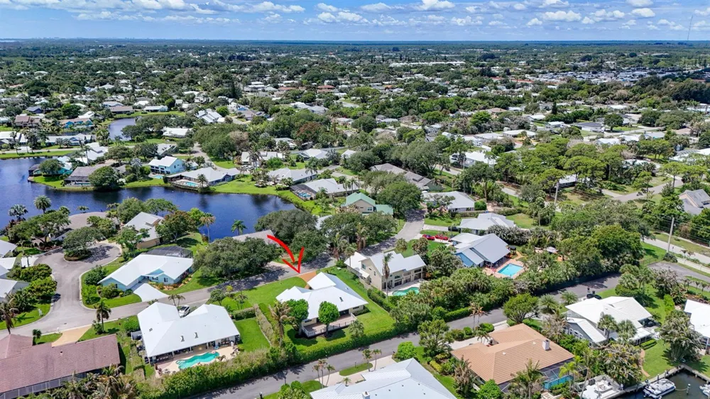 10420 SE Jupiter Narrows Drive Hobe Sound, FL 33455