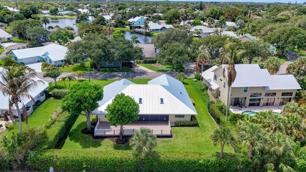 10420 SE Jupiter Narrows Drive Hobe Sound, FL 33455