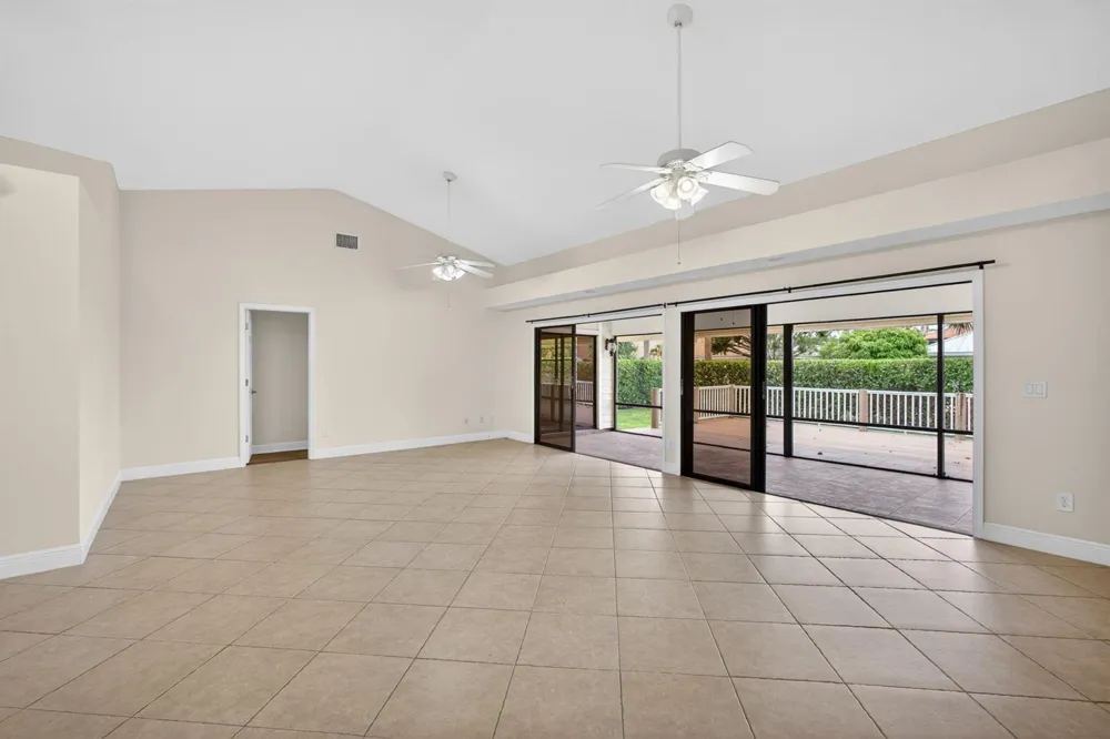 10420 SE Jupiter Narrows Drive Hobe Sound, FL 33455