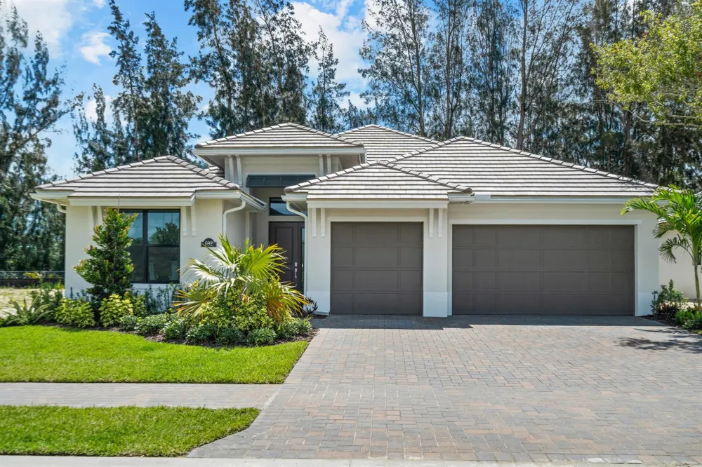 692 Ravens Landing Drive Vero Beach, FL 32968