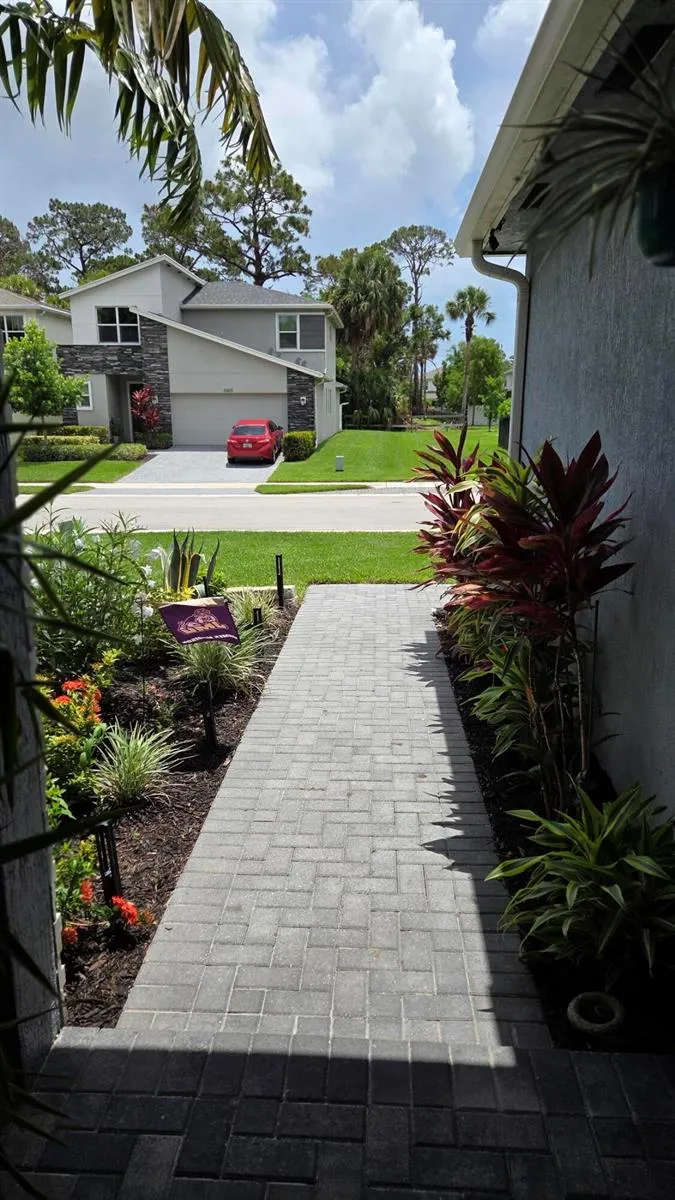6668 Pointe Of Woods Drive West Palm Beach, FL 33413