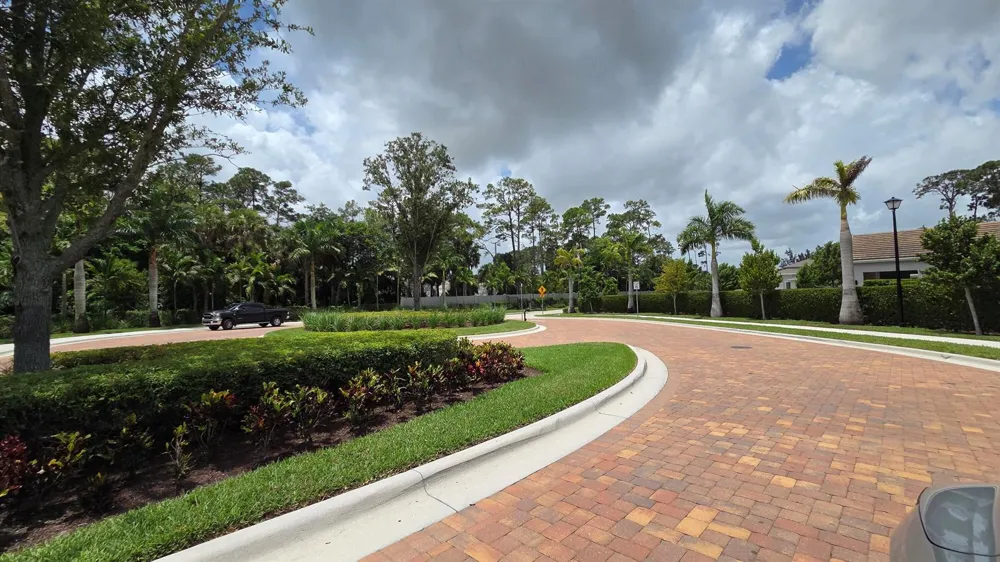 6668 Pointe Of Woods Drive West Palm Beach, FL 33413