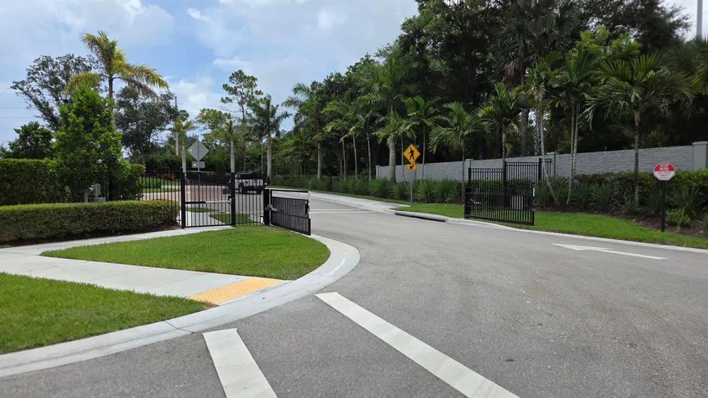 6668 Pointe Of Woods Drive West Palm Beach, FL 33413