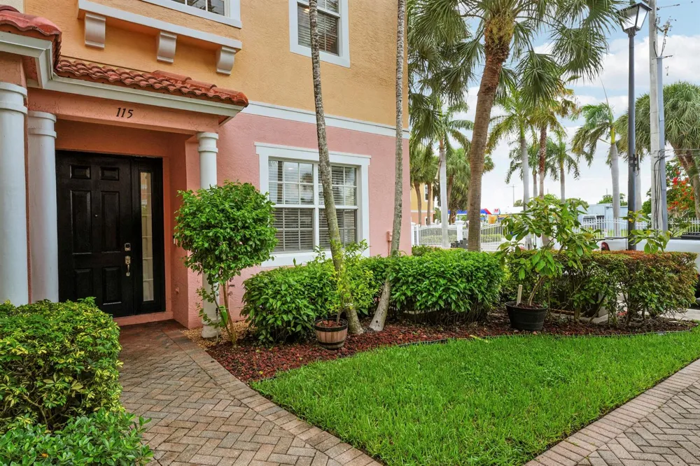 115 Harbors Way Boynton Beach, FL 33435