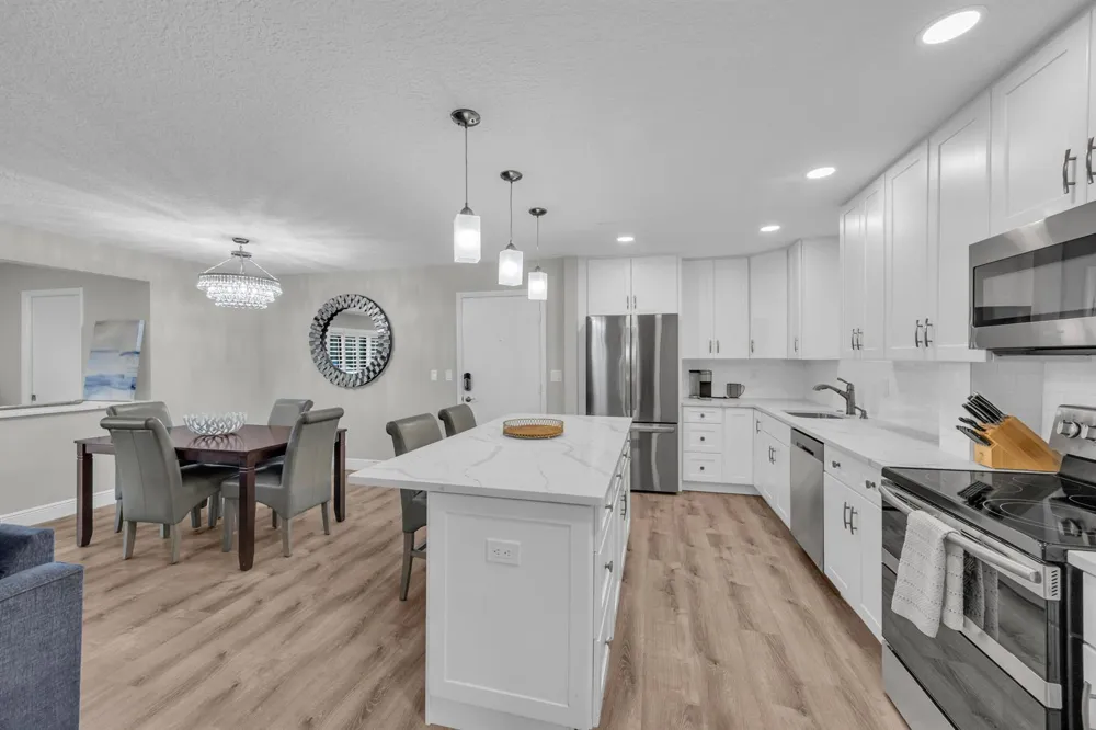1105 Duncan Circle #104 Palm Beach Gardens, FL 33418