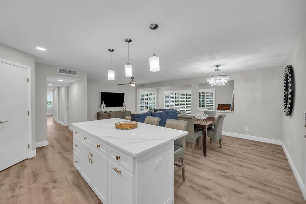 1105 Duncan Circle #104 Palm Beach Gardens, FL 33418