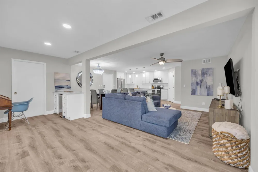 1105 Duncan Circle #104 Palm Beach Gardens, FL 33418