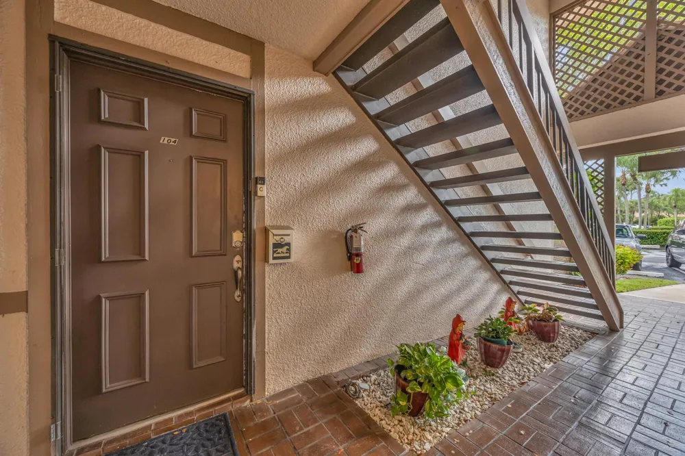 1105 Duncan Circle #104 Palm Beach Gardens, FL 33418