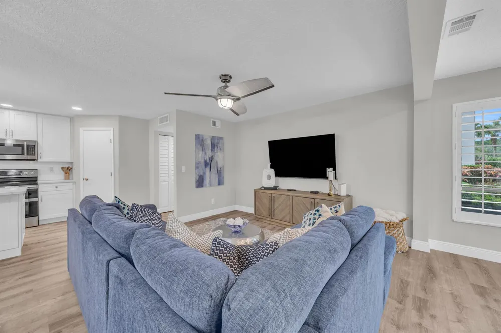 1105 Duncan Circle #104 Palm Beach Gardens, FL 33418