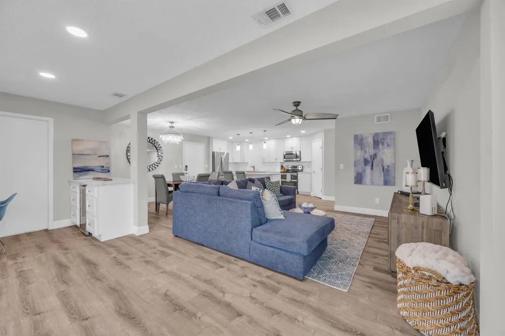 1105 Duncan Circle #104 Palm Beach Gardens, FL 33418