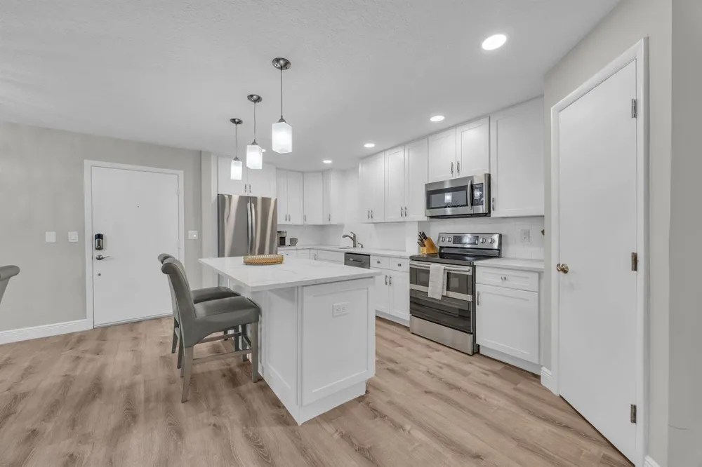 1105 Duncan Circle #104 Palm Beach Gardens, FL 33418