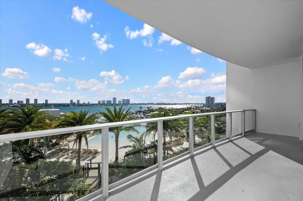 220 Lake Shore Drive #804 Lake Park, FL 33403