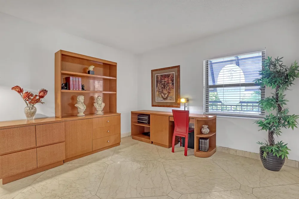 356 Golfview Road #403 North Palm Beach, FL 33408