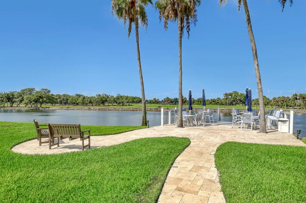 356 Golfview Road #403 North Palm Beach, FL 33408