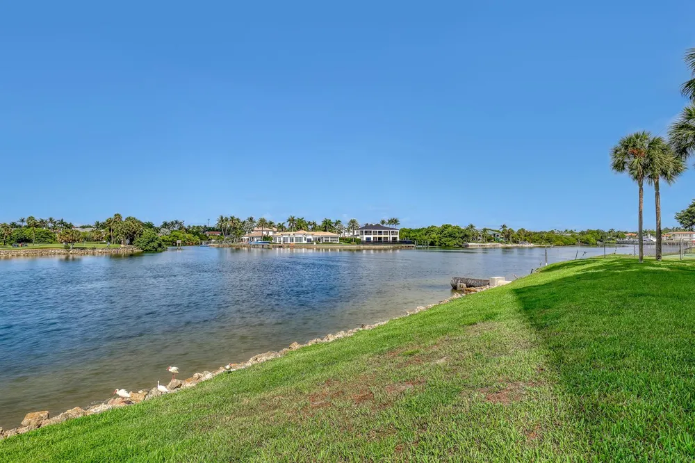 356 Golfview Road #403 North Palm Beach, FL 33408
