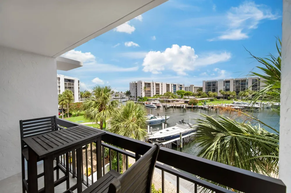 2687 Ocean Boulevard #303 Boca Raton, FL 33431