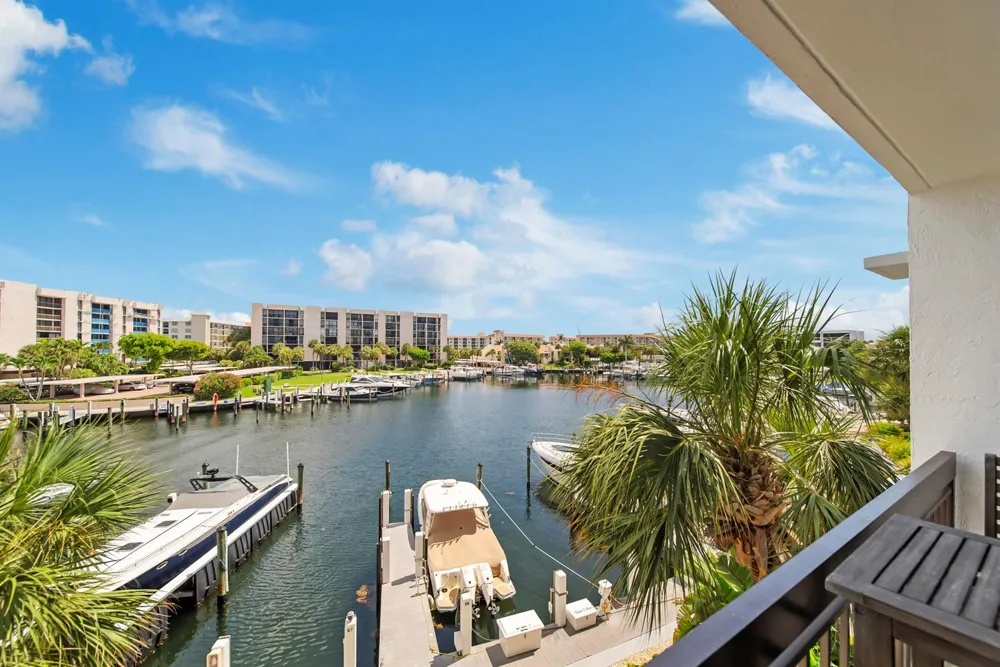 2687 Ocean Boulevard #303 Boca Raton, FL 33431