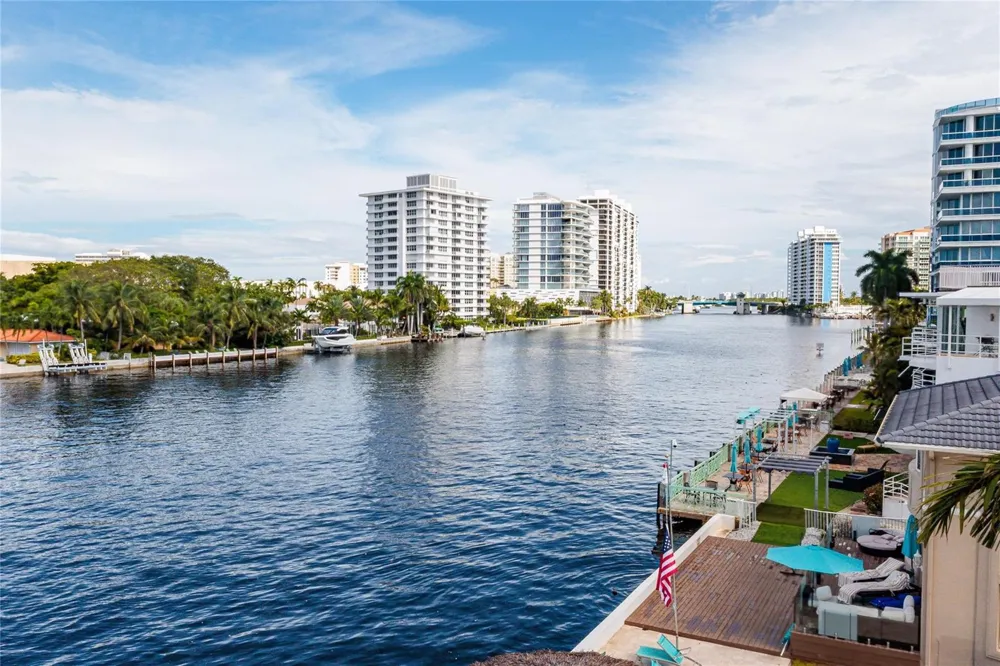 615 Bayshore Drive #301 Fort Lauderdale, FL 33304