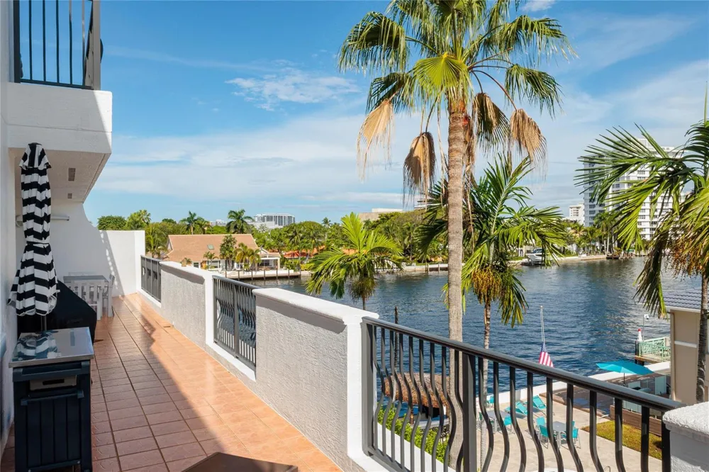 615 Bayshore Drive #301 Fort Lauderdale, FL 33304