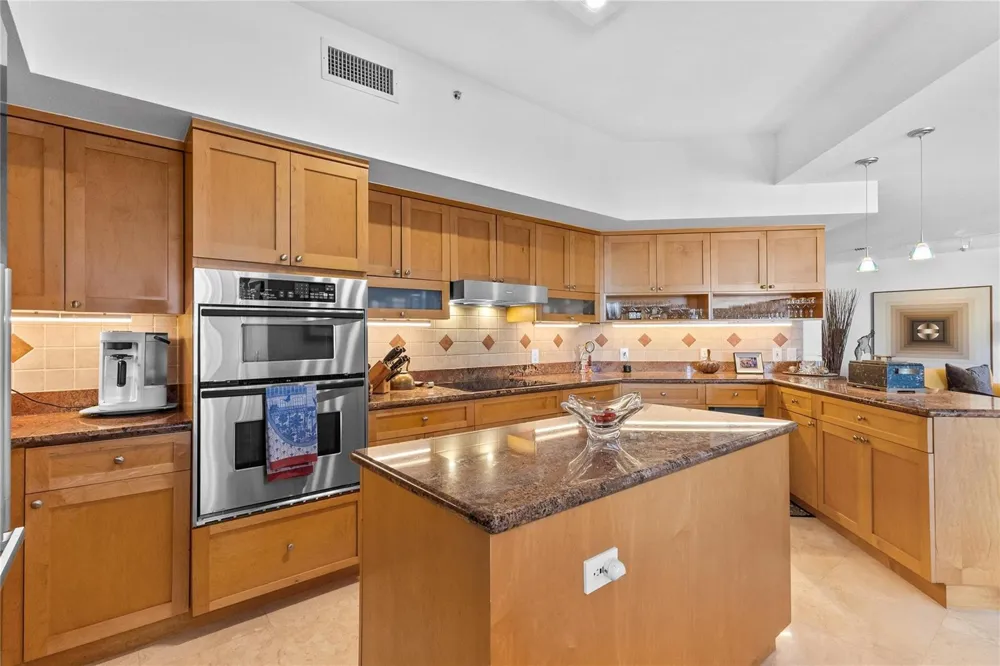 615 Bayshore Drive #301 Fort Lauderdale, FL 33304