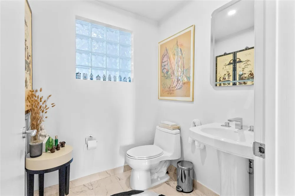 615 Bayshore Drive #301 Fort Lauderdale, FL 33304