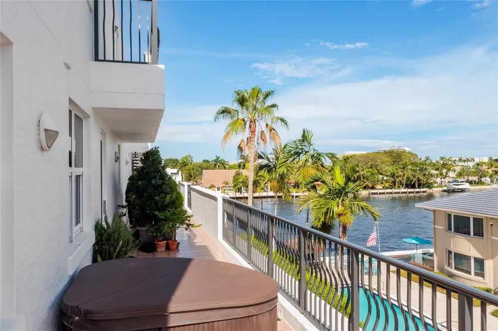 615 Bayshore Drive #301 Fort Lauderdale, FL 33304