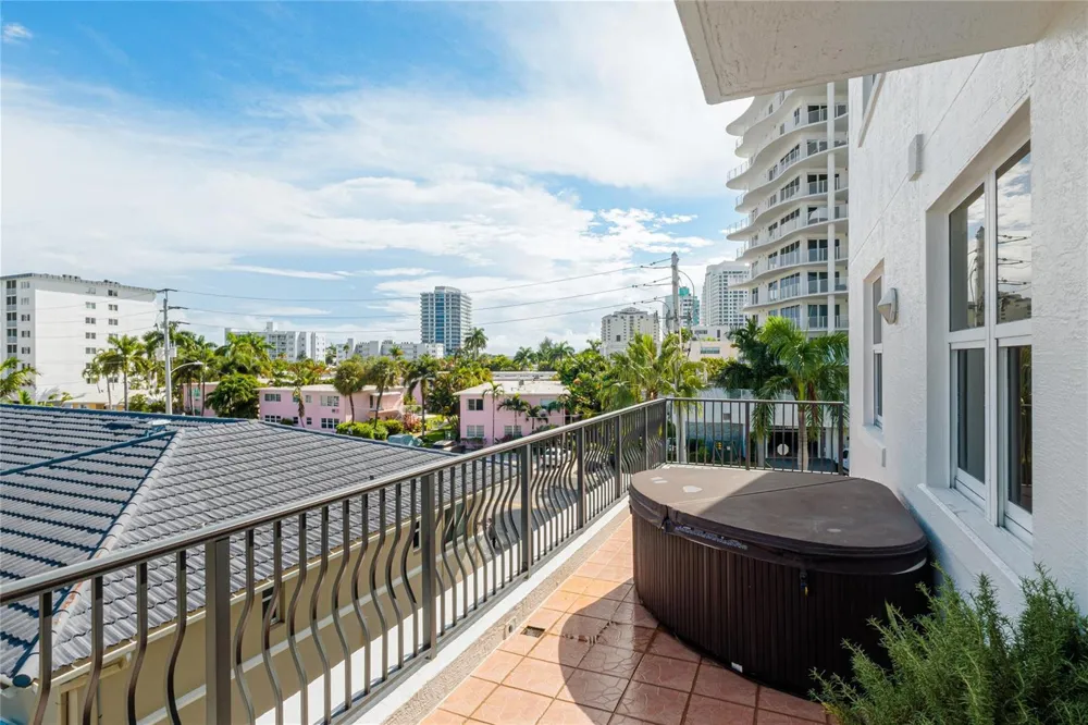 615 Bayshore Drive #301 Fort Lauderdale, FL 33304