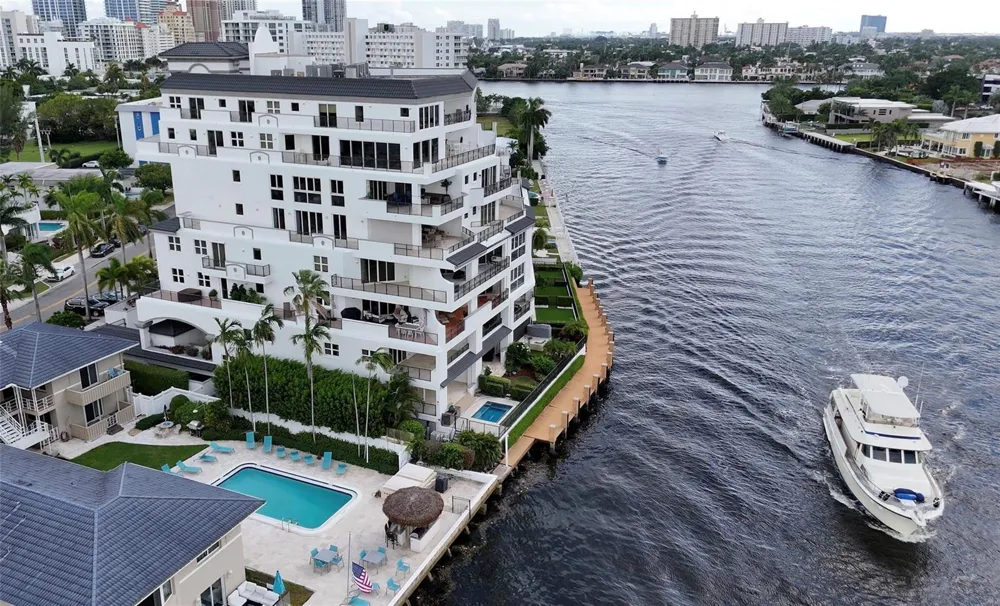 615 Bayshore Drive #301 Fort Lauderdale, FL 33304